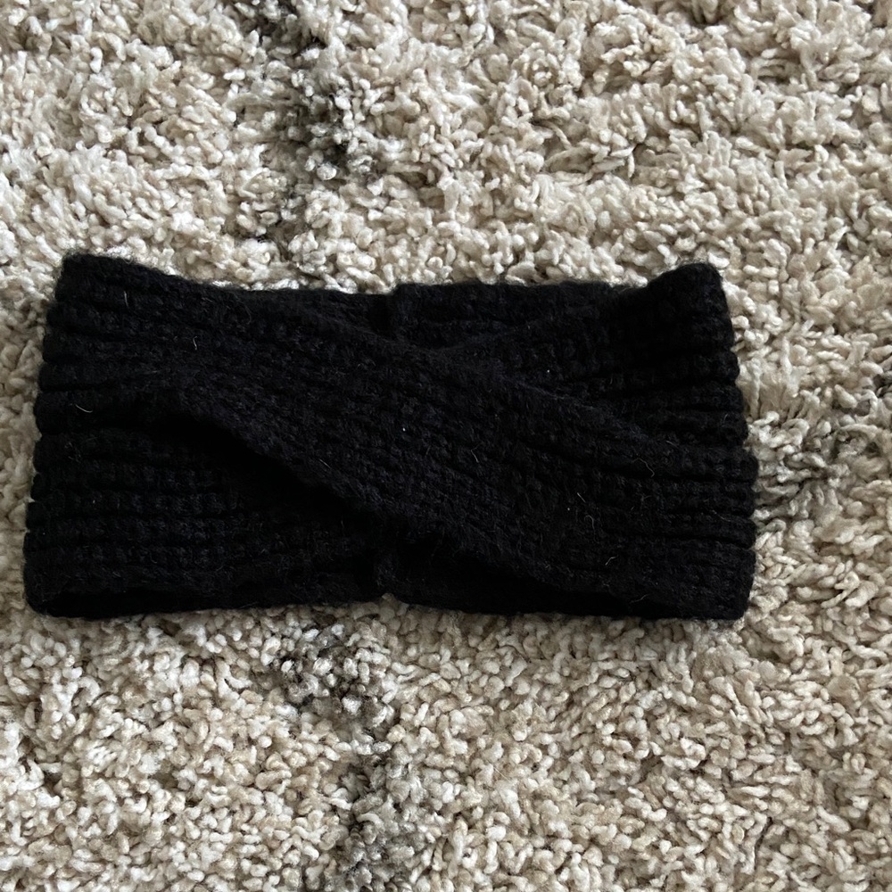 West Loop Black Knit Headband